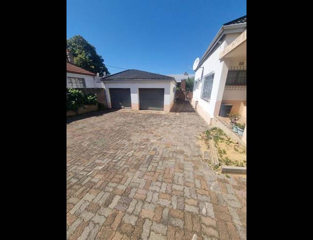 8 BEDROOM HOUSE FOR SALE IN MALVERN